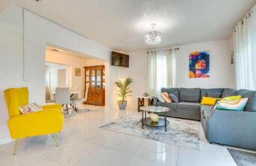 Miami Gardens House | 2 Mi to Hard Rock Stadium Home with Spacious Yard