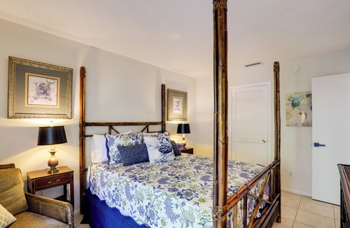 Hobe Sound Apartment | 2 Mi to Hobe Sound Beach: Townhome w/Lanai