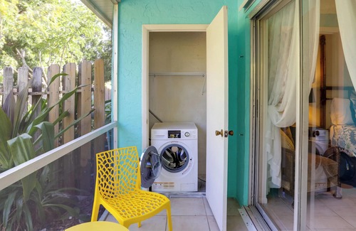 Hobe Sound Apartment | 2 Mi to Hobe Sound Beach: Townhome w/Lanai