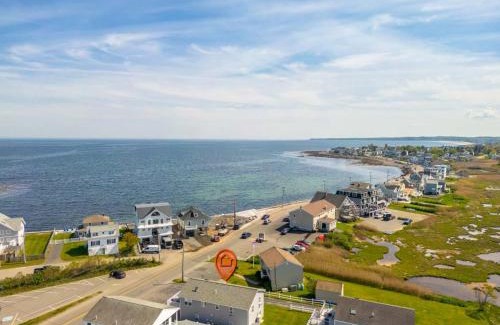 Ogunquit - Wells House | 2-Min Walk to Beach Large Deck with Outdoor Sofas