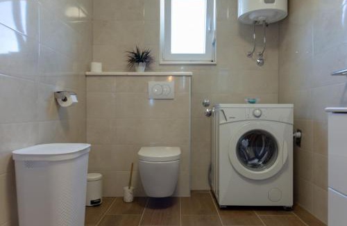 Kastel Stafilic Apartment | 2 minutes from the beach! Apartment Sunshine