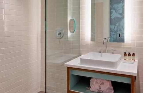 West Fens Hotel | 2 Pool View Units, 5-minute walk to Back Bay Fens! Valet Parking, Pool, Garden!