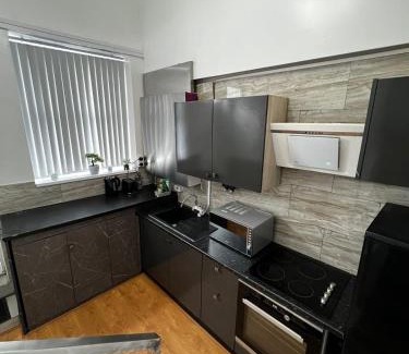 Bordesley Apartment | 2 room newly furnished flat in Birmingham city centre, free parking !