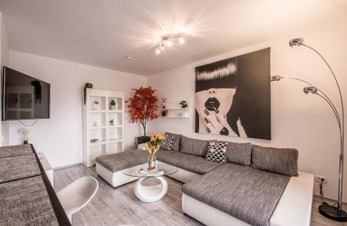 Militari Apartment | 2-Room Penthouse Plaza Residence P1