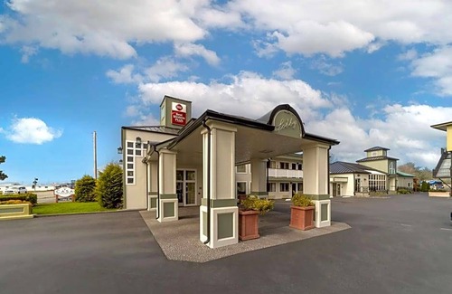 Bertsch-Oceanview Hotel | 2-Star Hotel ∙ Best Western Plus Northwoods Inn