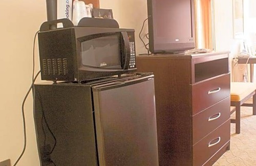Jacksonville Hotel | 2-Star Hotel ∙ Best Western Plus Cecil Field Inn & Suites