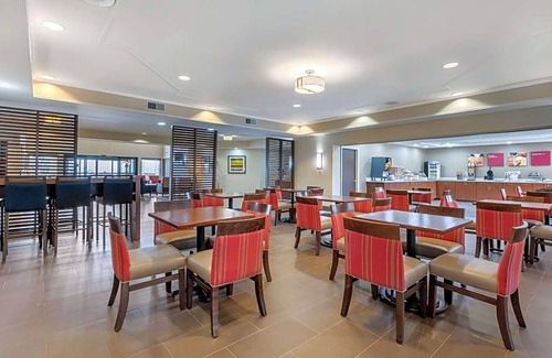 Lafayette Hotel | 2-Star Hotel ∙ Comfort Suites Lafayette University Area