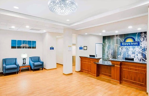 Evans Mills Hotel | 2-Star Hotel ∙ Days Inn by Wyndham Evans Mills/Fort Drum