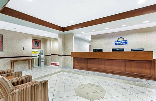 Seaford Hotel | 2-Star Hotel ∙ Days Inn & Suites by Wyndham Seaford
