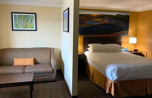 Wauseon Hotel | 2-Star Hotel ∙ Days Inn by Wyndham Wauseon