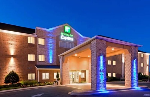 Kent Narrows Hotel | 2-Star Hotel ∙ Holiday Inn Express Annapolis East-Kent Island, an IHG Hotel