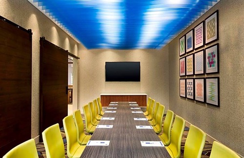 Locust Grove Hotel | 2-Star Hotel ∙ Holiday Inn Express & Suites - Locust Grove, an IHG Hotel
