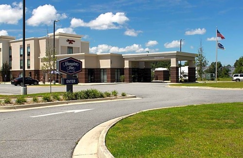 Bainbridge Hotel | 2-Star Hotel ∙ Hampton Inn Bainbridge, GA