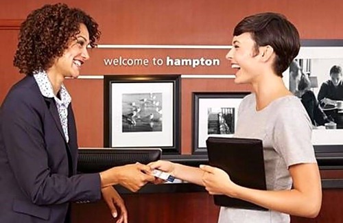 Champaign Hotel | 2-Star Hotel ∙ Hampton Inn Champaign Southwest