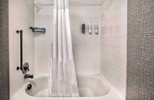 Cortland Hotel | 2-Star Hotel ∙ Hampton Inn Cortland