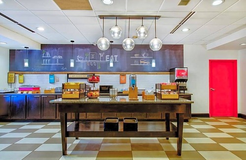 Cortland Hotel | 2-Star Hotel ∙ Hampton Inn Cortland