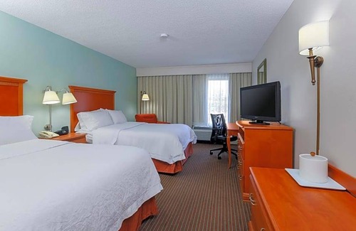 Ellendale Hotel | 2-Star Hotel ∙ Hampton Inn Memphis-Walnut Grove/Baptist East