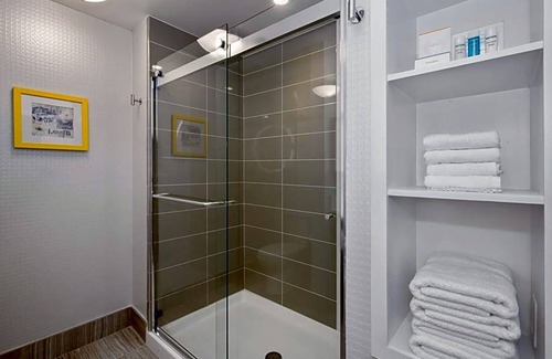 Umstead Hotel | 2-Star Hotel ∙ Hampton Inn & Suites Raleigh-Durham Airport-Brier Creek