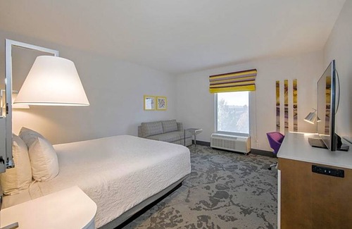 Umstead Hotel | 2-Star Hotel ∙ Hampton Inn & Suites Raleigh-Durham Airport-Brier Creek