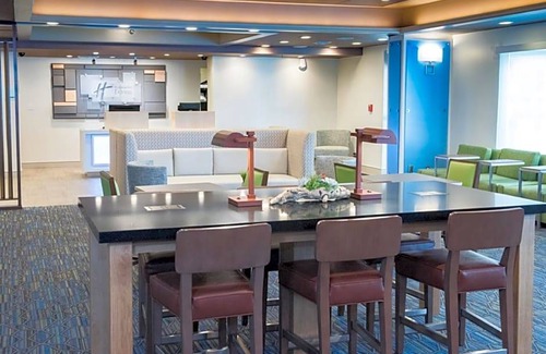 Kreole Hotel | 2-Star Hotel ∙ Holiday Inn Express Pascagoula-Moss Point, an IHG Hotel