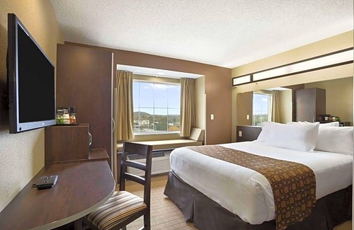 Cambridge Hotel | 2-Star Hotel ∙ Microtel Inn & Suites by Wyndham Cambridge