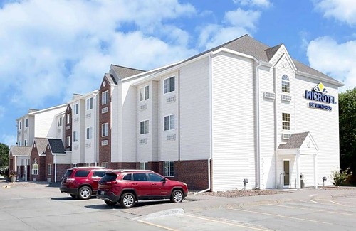 Kearney Hotel | 2-Star Hotel ∙ Microtel Inn & Suites - Kearney