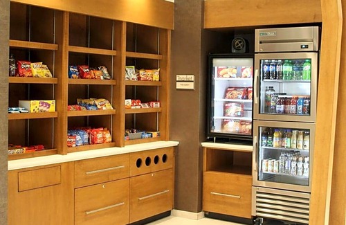 Middle River Hotel | 2-Star Hotel ∙ Springhill Suites Baltimore White Marsh/Middle River