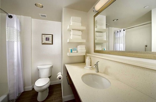 Lutherville Timonium Hotel | 2-Star Hotel ∙ Hampton Inn & Suites Baltimore North/Timonium, MD
