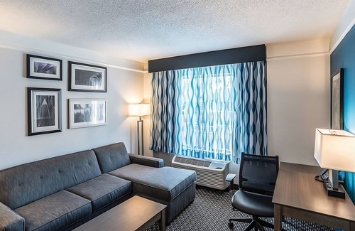 Ahwatukee Foothills Hotel | 2 x King Bed DLX La Quinta Inn by Wyndham Phoenix