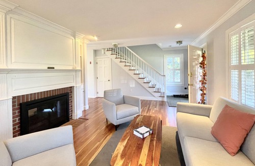West of Town House | 20 Meadow View Drive, Nantucket Massachusetts nTucked Away