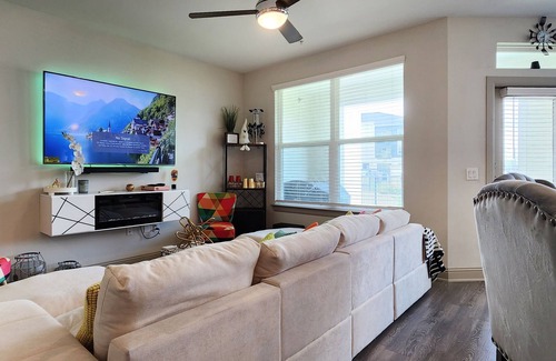 Northeast Houston Apartment | 20 minutes from Downtown Houston , Hobby airport, George Bush airport