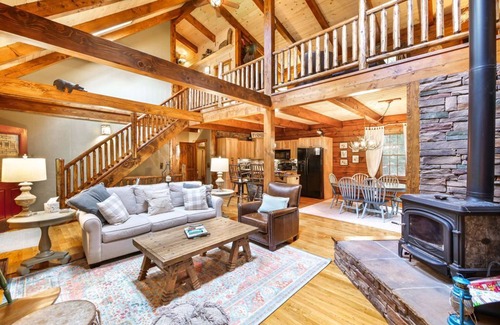 Perrysville Cabin | 20% Off Select September Dates!