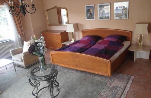 Muelheim Apartment | 200 m² Apartment ∙ 4 bedrooms ∙ 8 guests