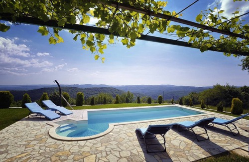 Lupoglav House | 200 m² House ∙ 4 bedrooms ∙ 10 guests