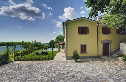 Lupoglav House | 200 m² House ∙ 4 bedrooms ∙ 10 guests