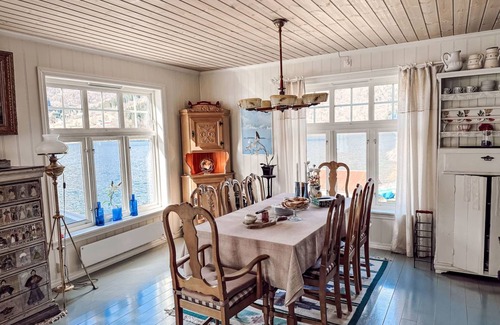 Balestrand House | 200 m² House ∙ 1 bedroom ∙ 6 guests