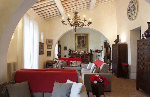 Carmignano Villa | 2000 m² Villa ∙ 3 bedrooms ∙ 7 guests