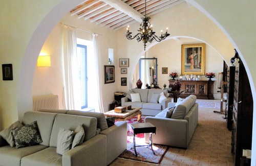 Carmignano Villa | 2000 m² Villa ∙ 3 bedrooms ∙ 7 guests