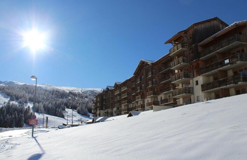 Saint-Etienne-en-Devoluy Apartment | 200m from resort center, 4th floor, view mountain, balcony, tv, ski locker, 32m², Superdévoluy