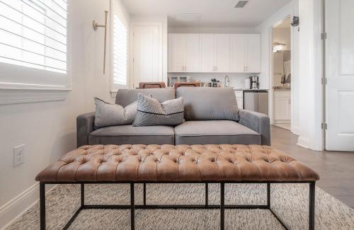 Courier City - Oscawana Apartment | 201 S Fremont Ave Unit 2 Back