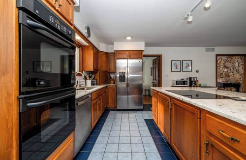 Harbert House | (2026 OPEN!) Lakeside Home With Pool & Hot Tub! Close To Beach!