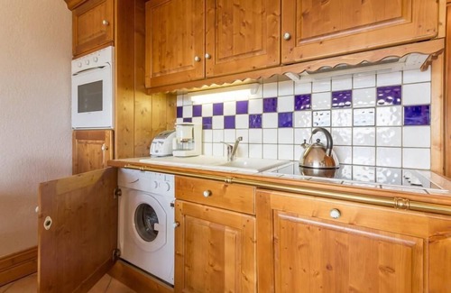 Arc-1800 Apartment | 20m from ski slopes, 2nd floor, view valley, balcony, tv, ski locker, 37m², Les Arcs