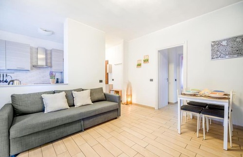 Isola del Bosco - Delle Corti Apartment | [20min. Duomo] Design, Wi-fi.