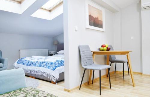 Stare Miasto Apartment | 21 Floriańska Street Apartments