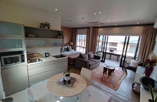 Knysna Central Apartment | 210 Gallery Luxury Studio Apartment