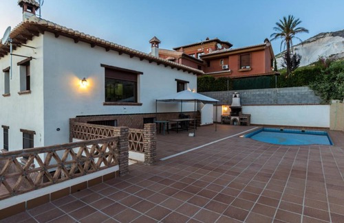 Durcal Villa | 210 m² Villa ∙ 6 bedrooms ∙ 12 guests