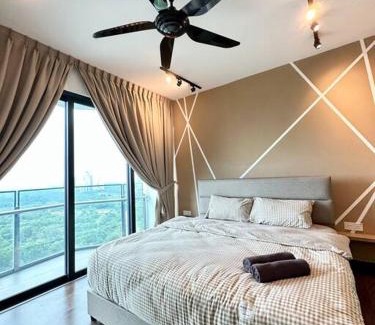 Nusajaya Apartment | 2113 Almas Suites Studio100mbps! Netflix By STAY