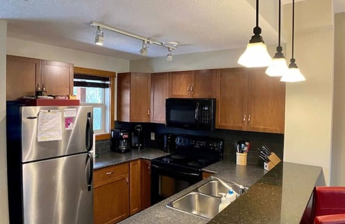Canmore Ski Chalet | 212 Canmore Chalet With Beautiful Mountain Views