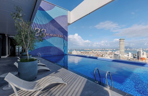 Downtown George Town Apartment | 22 Macalisterz