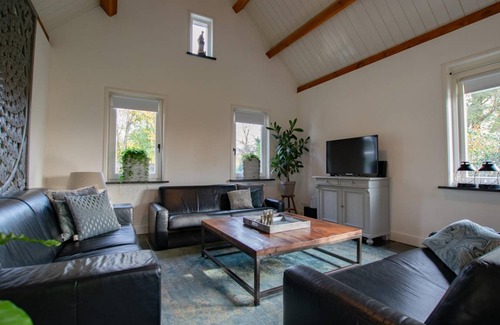 Oosterhout House | 220 m² House ∙ 4 bedrooms ∙ 8 guests